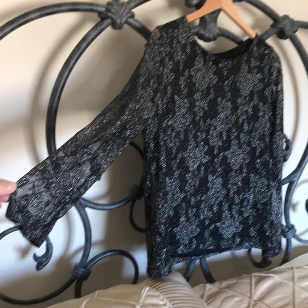 LACE TOP